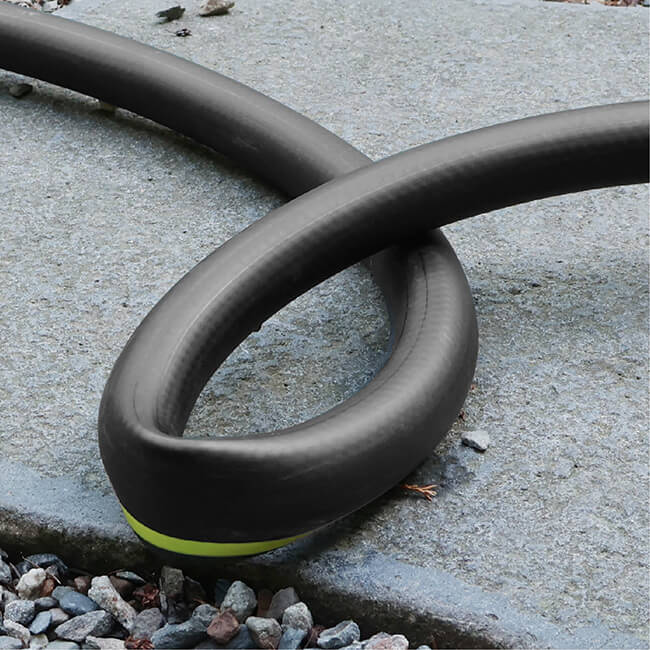 Paraden Hybrid hose performs anti-kink